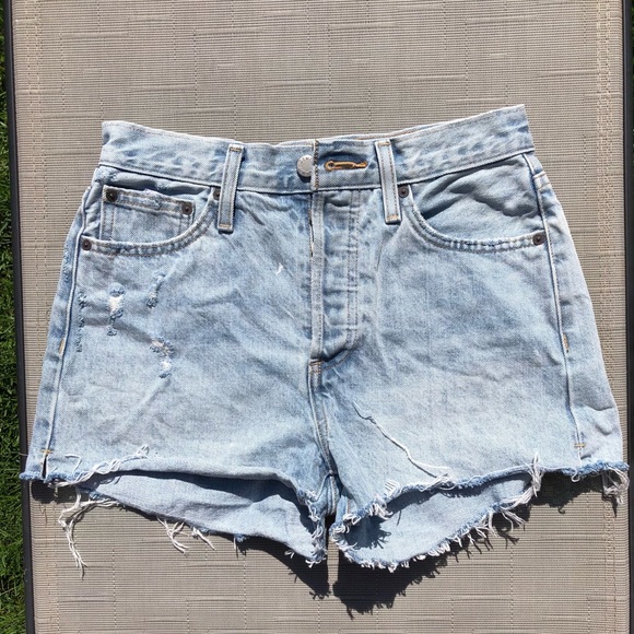 Aritzia Denim Forum Yoko Short - Picture 1 of 2